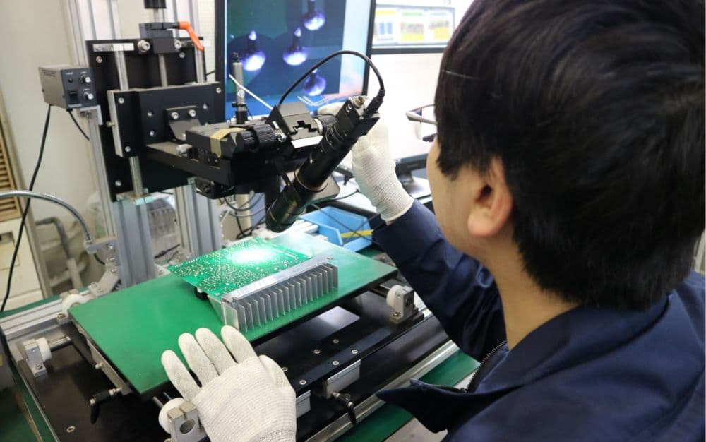 電子基板点検作業